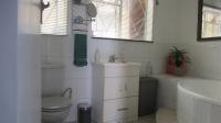 Bathroom 1 - 7 square meters of property in Alberstville
