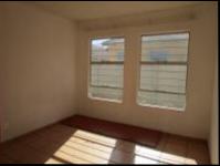 Bed Room 1 - 12 square meters of property in Alveda