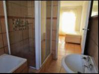 Main Bathroom - 6 square meters of property in Alveda