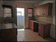 Kitchen - 14 square meters of property in Alveda