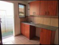 Kitchen - 14 square meters of property in Alveda