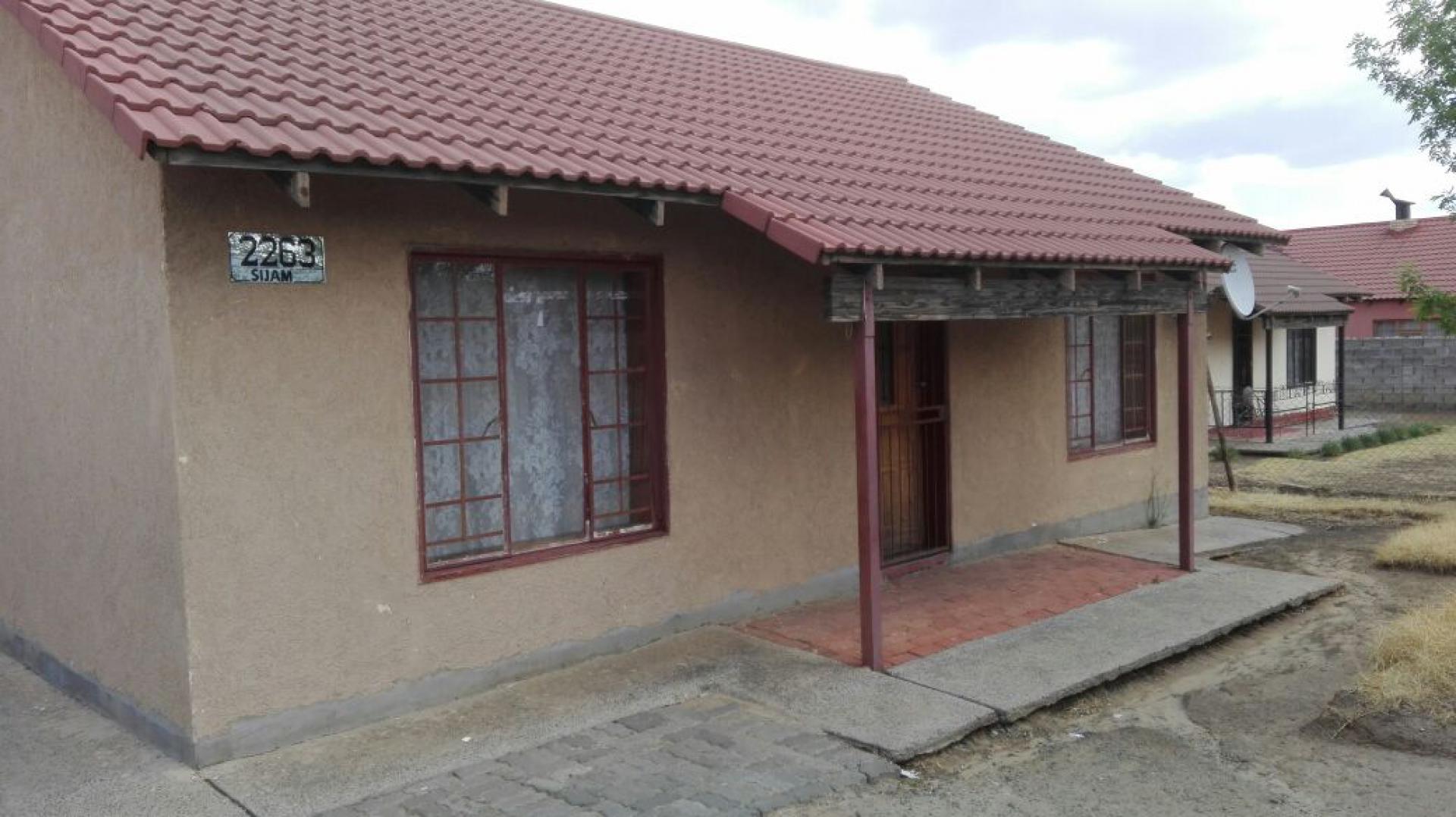 Front View of property in Thaba Nchu