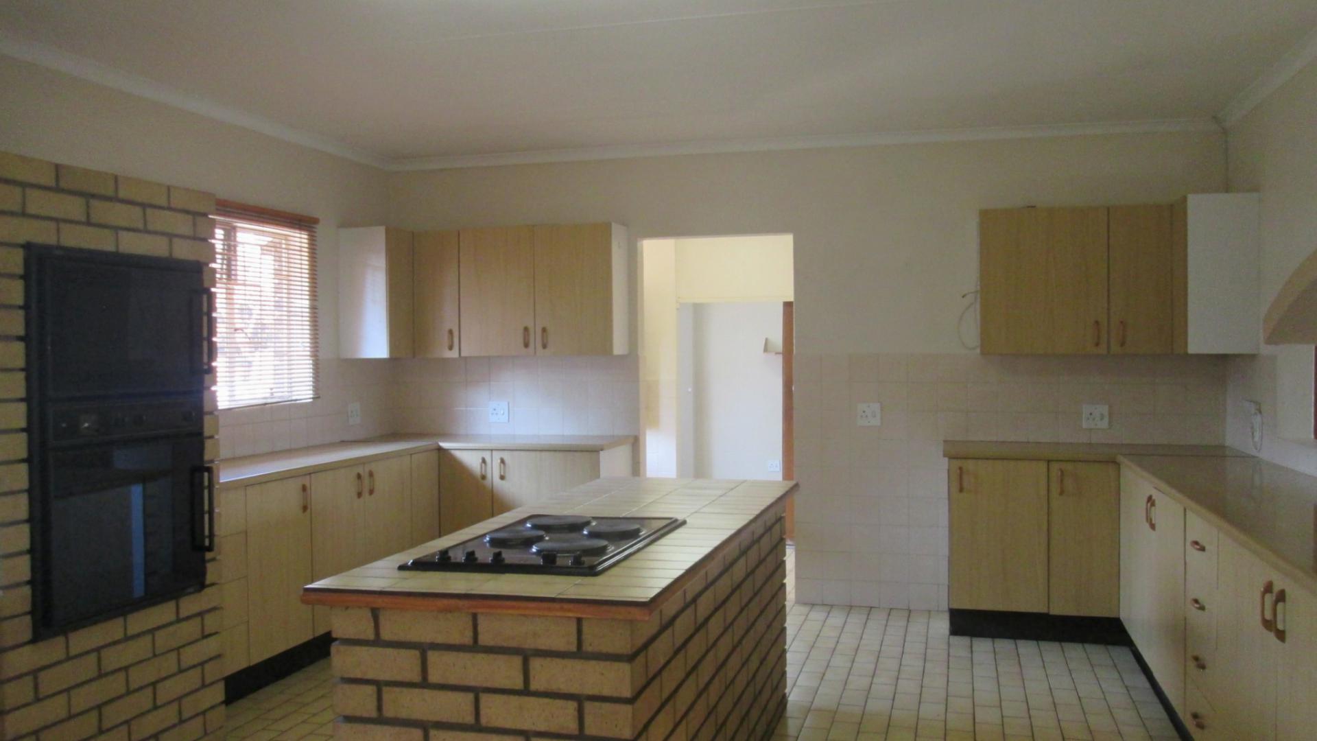 Kitchen - 30 square meters of property in Meyerton
