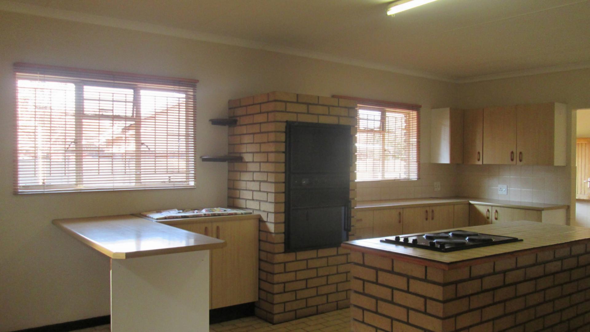 Kitchen - 30 square meters of property in Meyerton