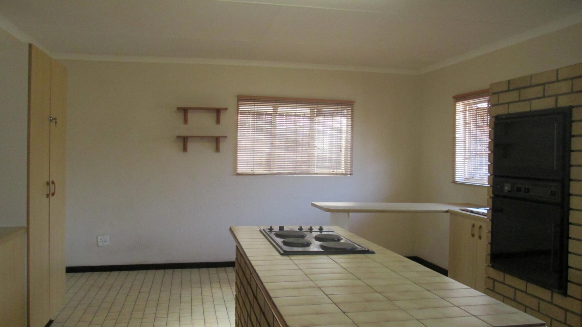 Kitchen - 30 square meters of property in Meyerton