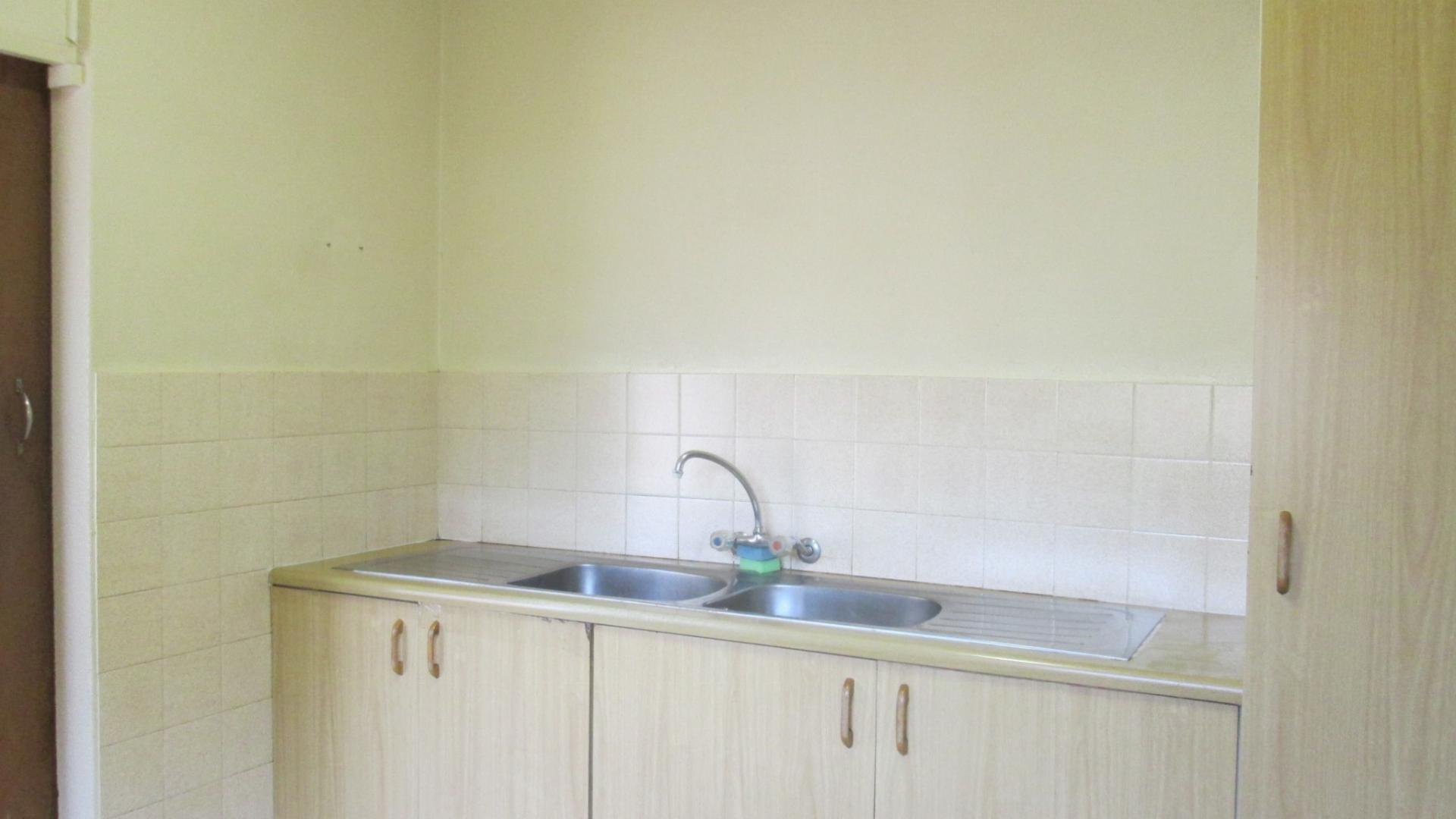 Scullery - 8 square meters of property in Meyerton