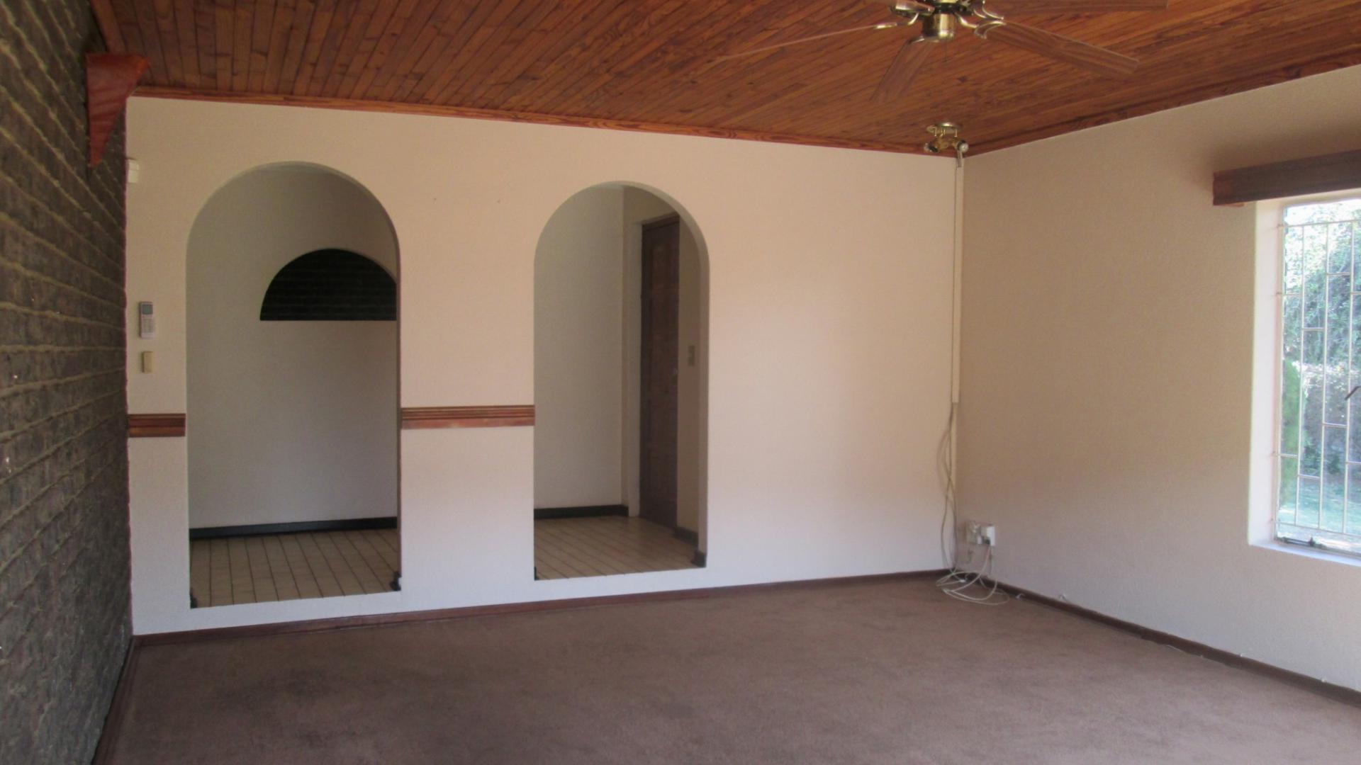 Lounges - 28 square meters of property in Meyerton