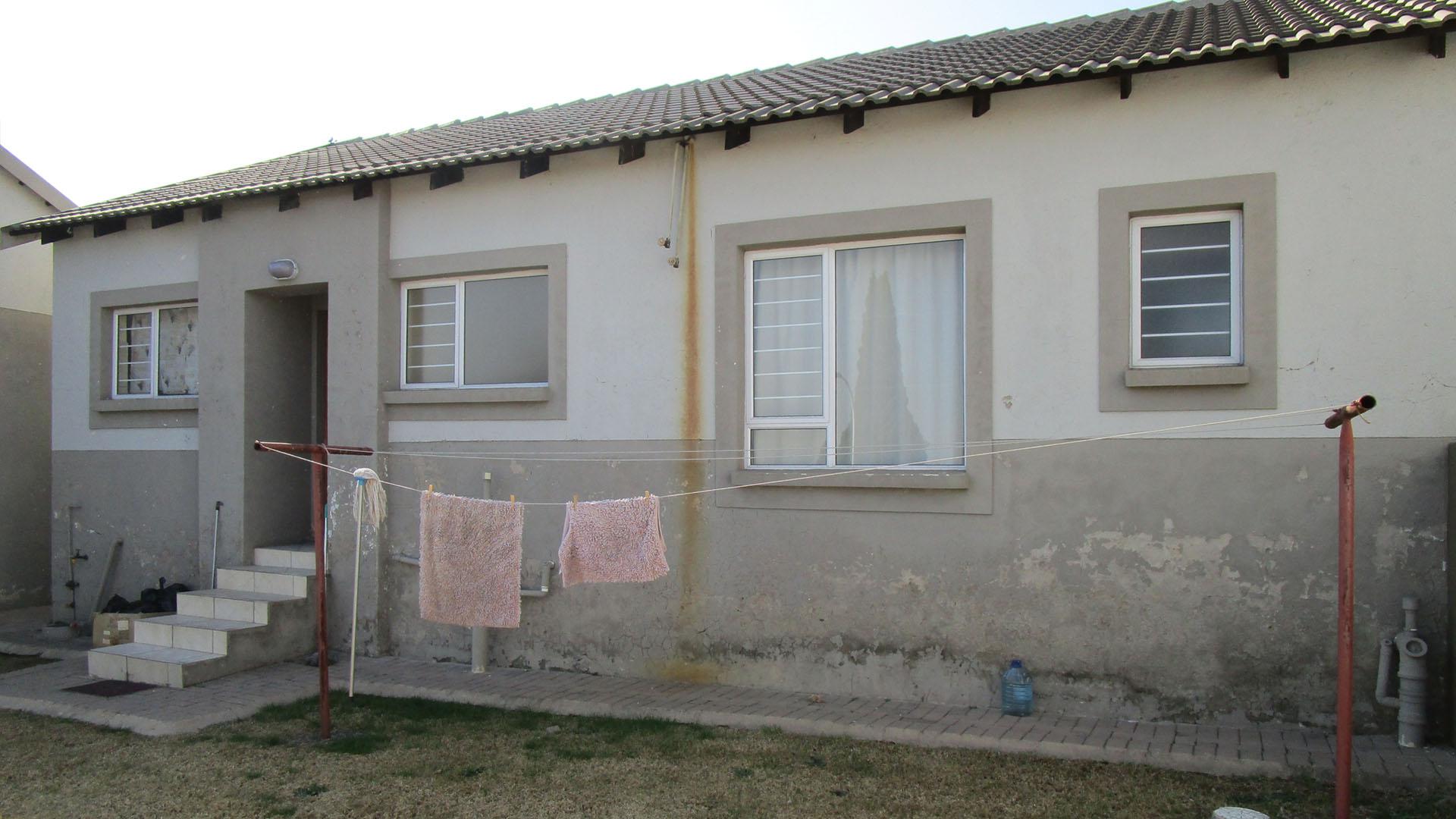 Backyard of property in Tasbetpark