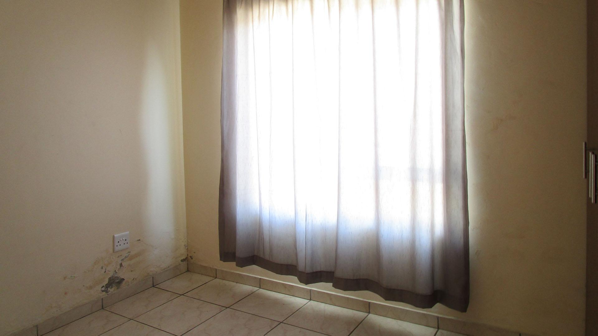 Bed Room 1 - 10 square meters of property in Tasbetpark