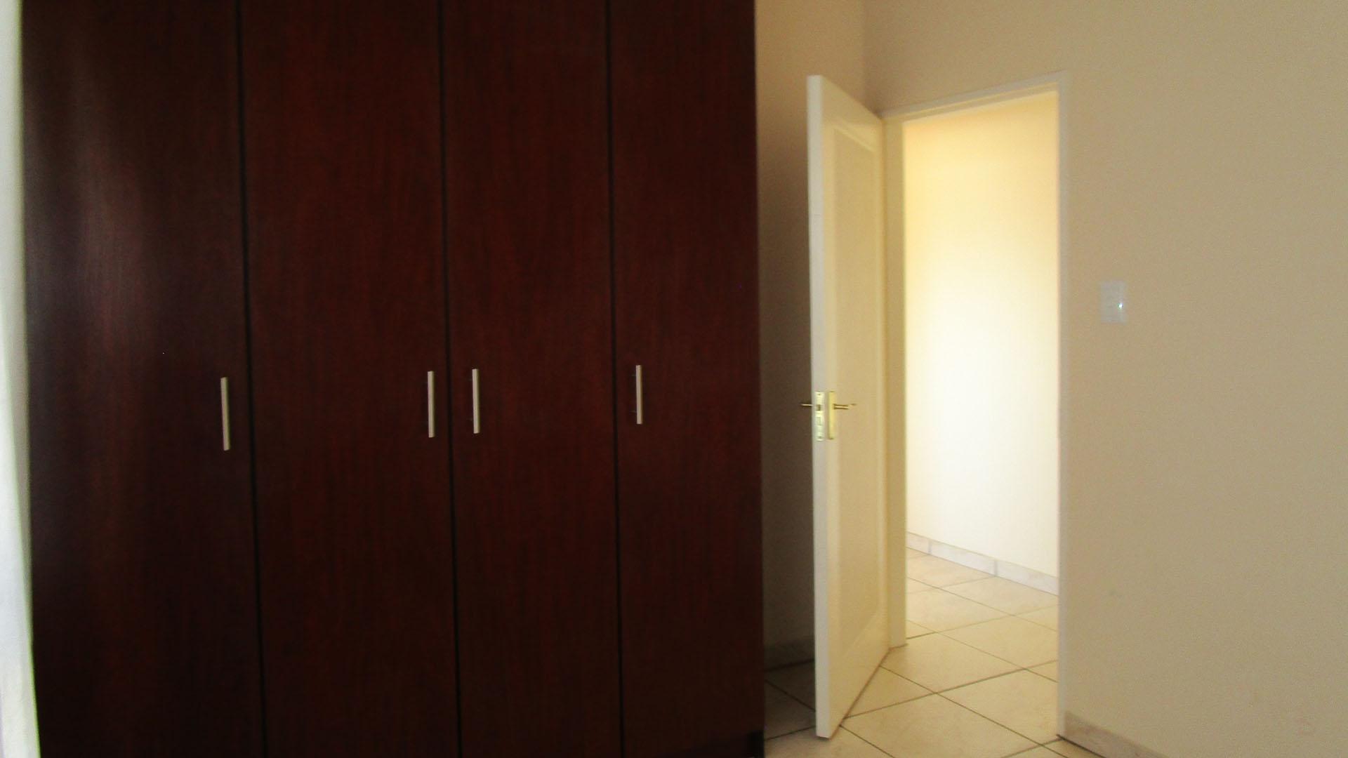 Bed Room 1 - 10 square meters of property in Tasbetpark