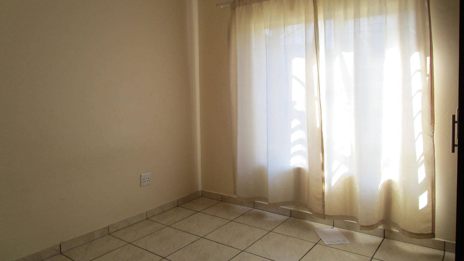 Bed Room 2 - 12 square meters of property in Tasbetpark