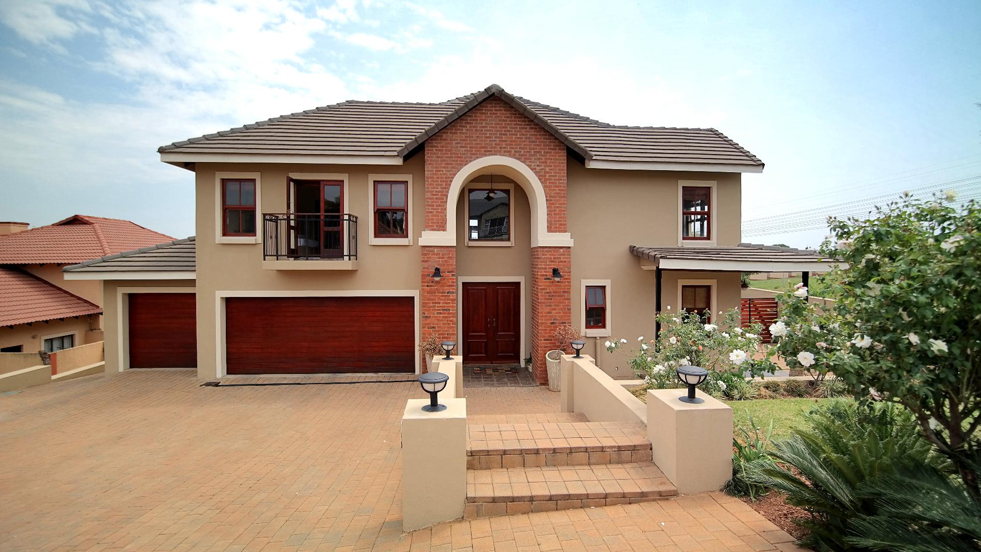 Front View of property in Rietvlei Heights Country Estate