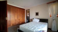Bed Room 1 - 26 square meters of property in Rietvlei Heights Country Estate