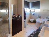 Main Bathroom - 11 square meters of property in The Wilds Estate