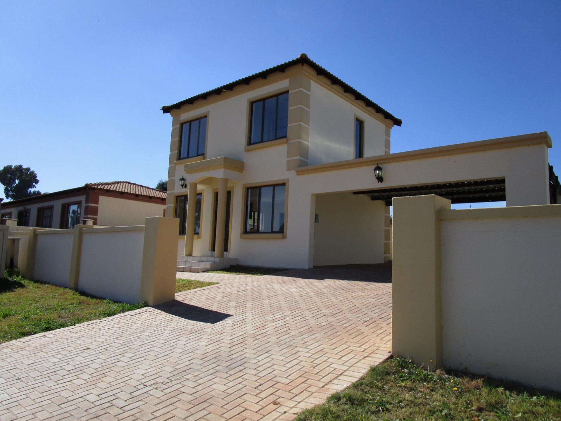 Front View of property in Krugersdorp