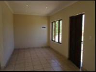 Lounges - 11 square meters of property in Krugersdorp
