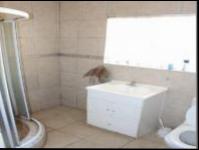 Main Bathroom - 4 square meters of property in Van Riebeeckpark