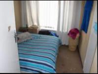 Bed Room 2 - 11 square meters of property in Van Riebeeckpark