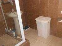 Main Bathroom - 6 square meters of property in Kosmosdal
