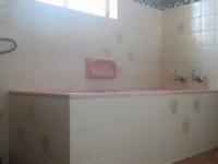 Bathroom 1 - 4 square meters of property in Birchleigh North