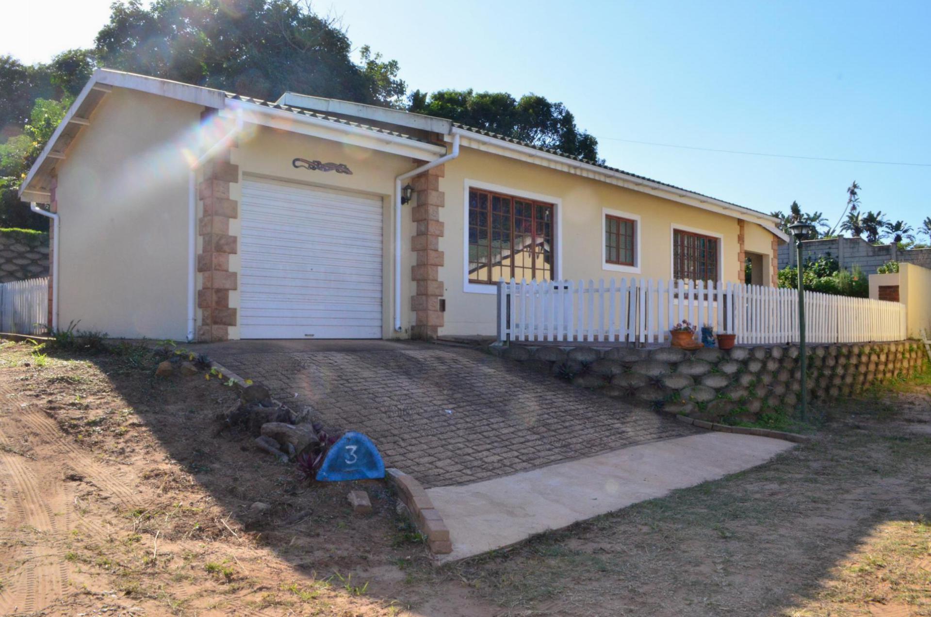 Front View of property in Umtentweni