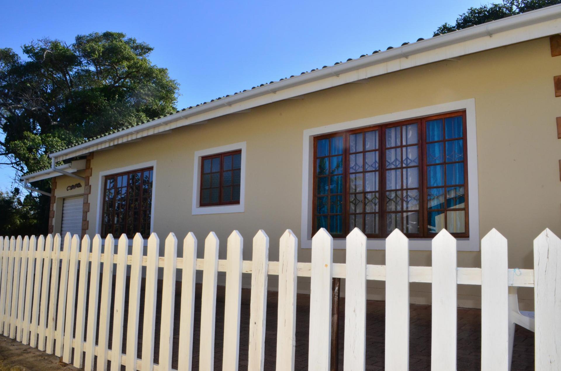 Front View of property in Umtentweni