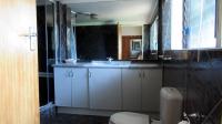 Main Bathroom - 13 square meters of property in Emalahleni (Witbank) 