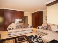 Lounges - 44 square meters of property in The Wilds Estate