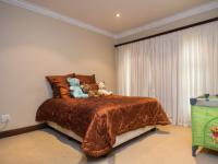 Bed Room 1 - 17 square meters of property in The Wilds Estate