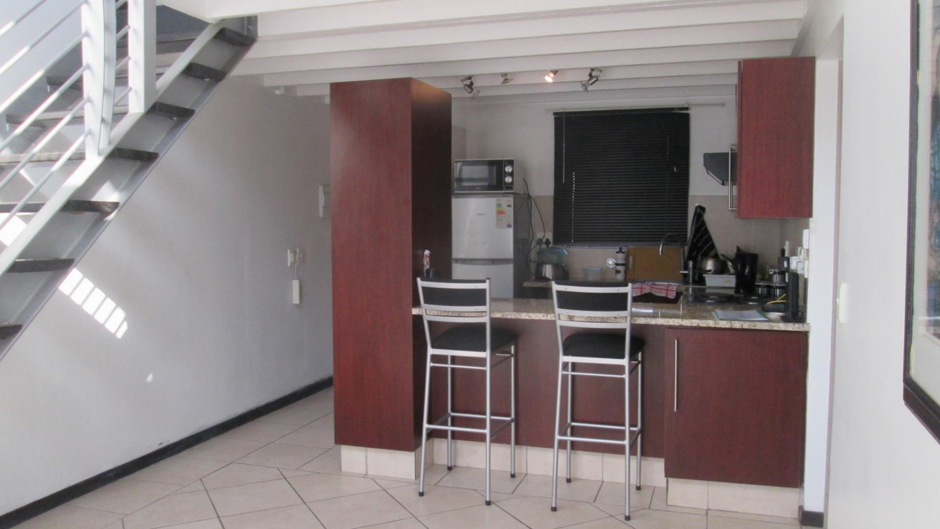 Lounges - 15 square meters of property in Lone Hill