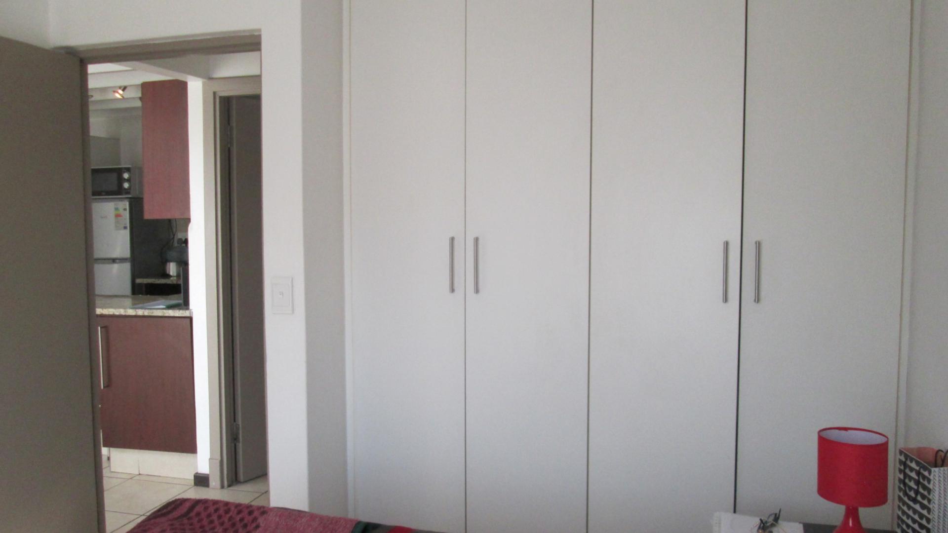Main Bedroom - 12 square meters of property in Lone Hill
