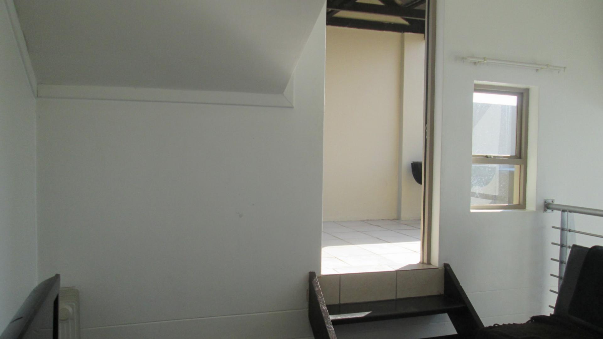 Rooms - 13 square meters of property in Lone Hill