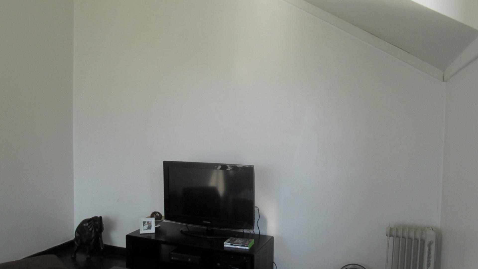 Rooms - 13 square meters of property in Lone Hill