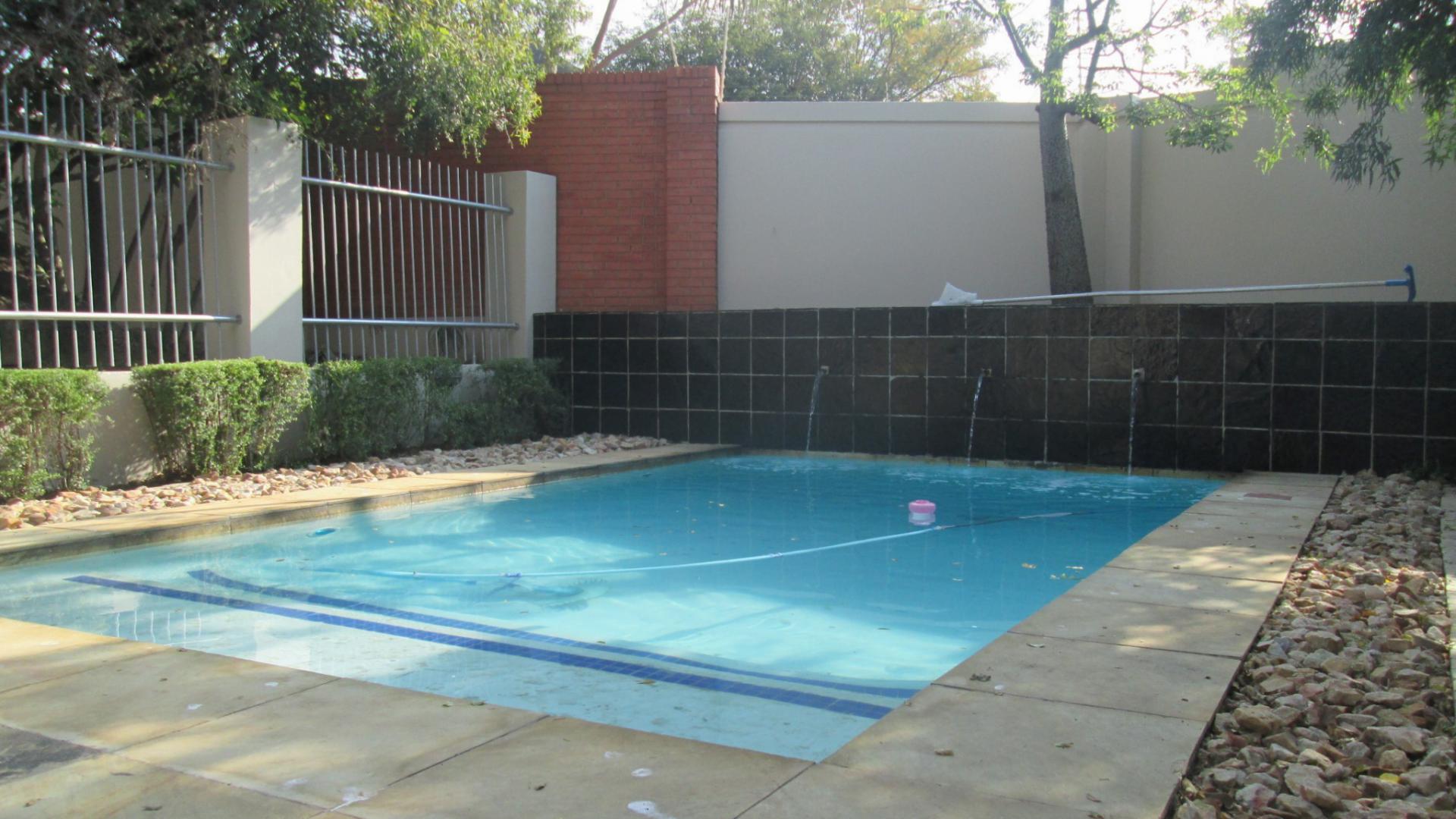 Entertainment of property in Lone Hill