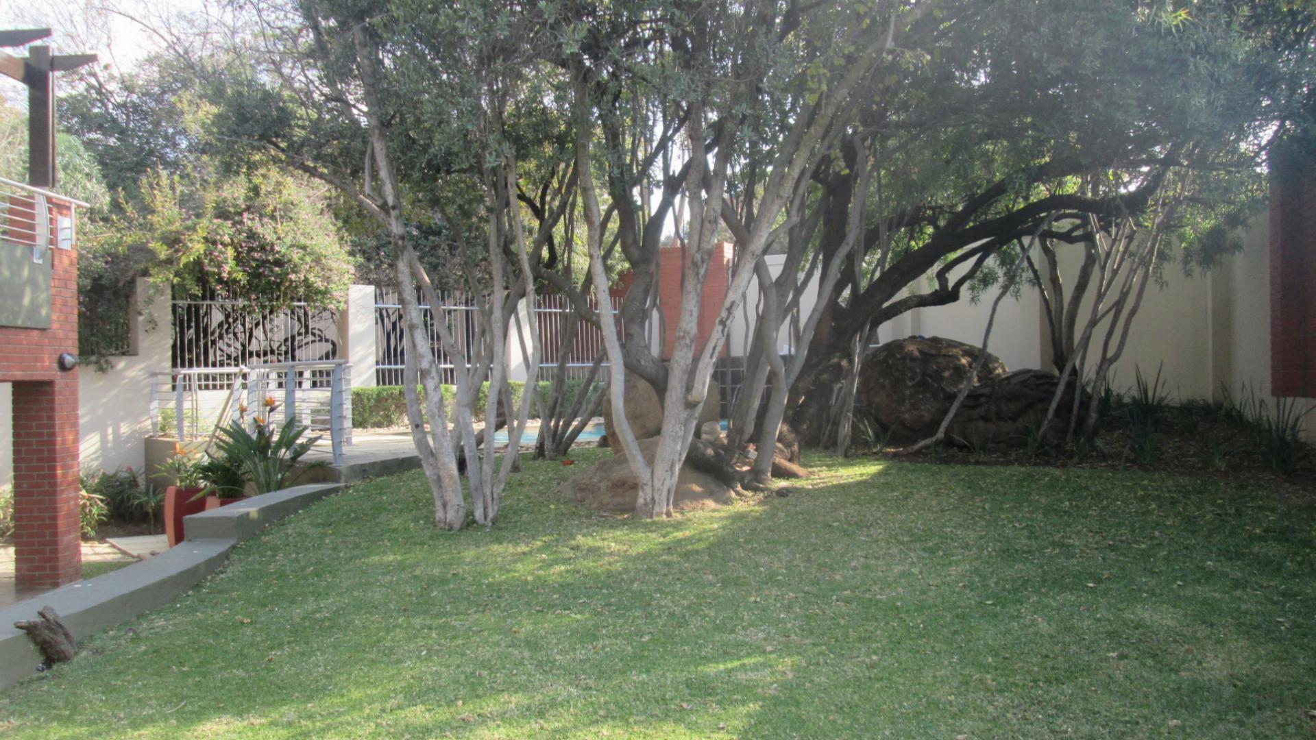 Entertainment of property in Lone Hill