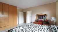 Main Bedroom - 21 square meters of property in Waterkloof (Rustenburg)