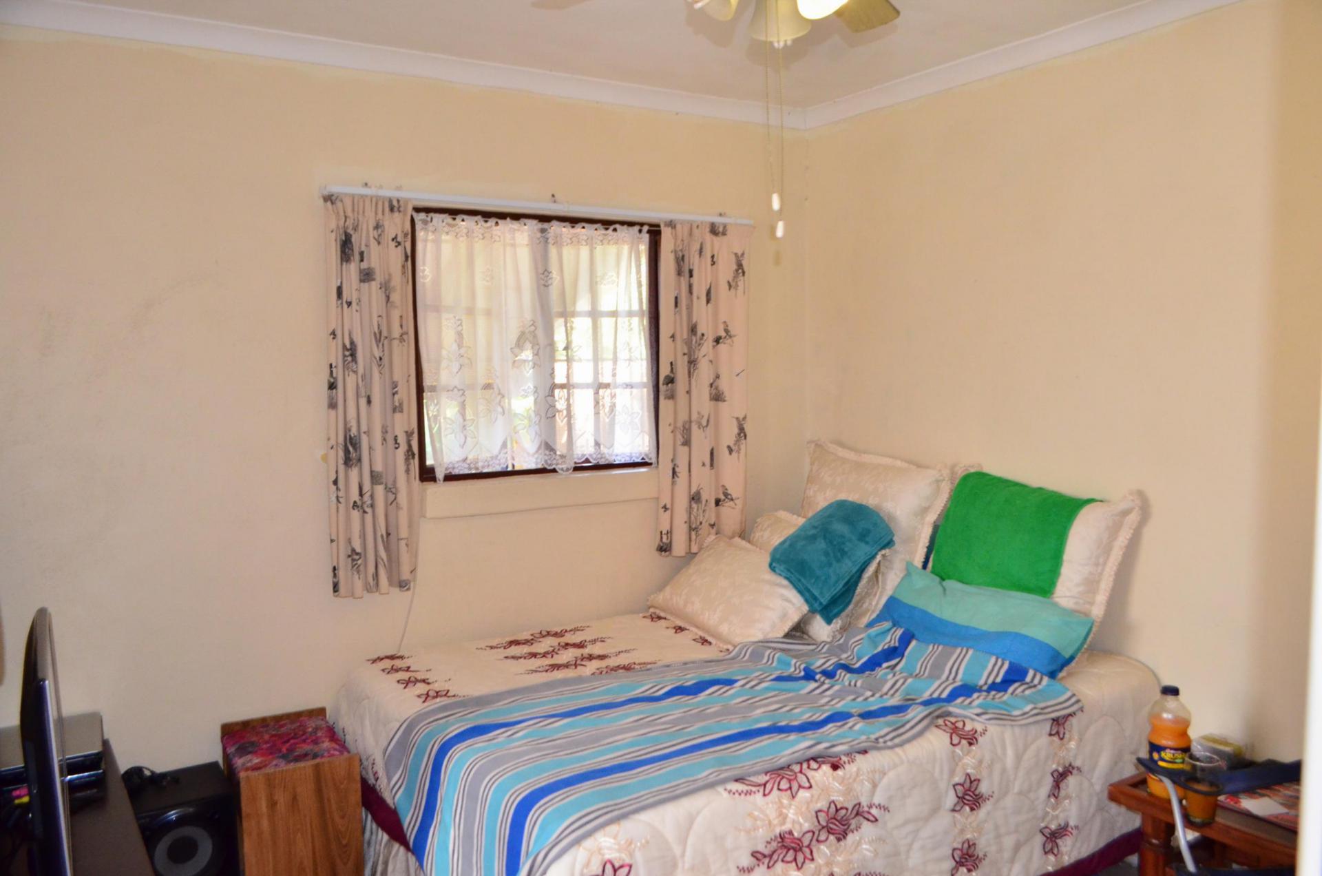 Bed Room 4 - 27 square meters of property in Hibberdene