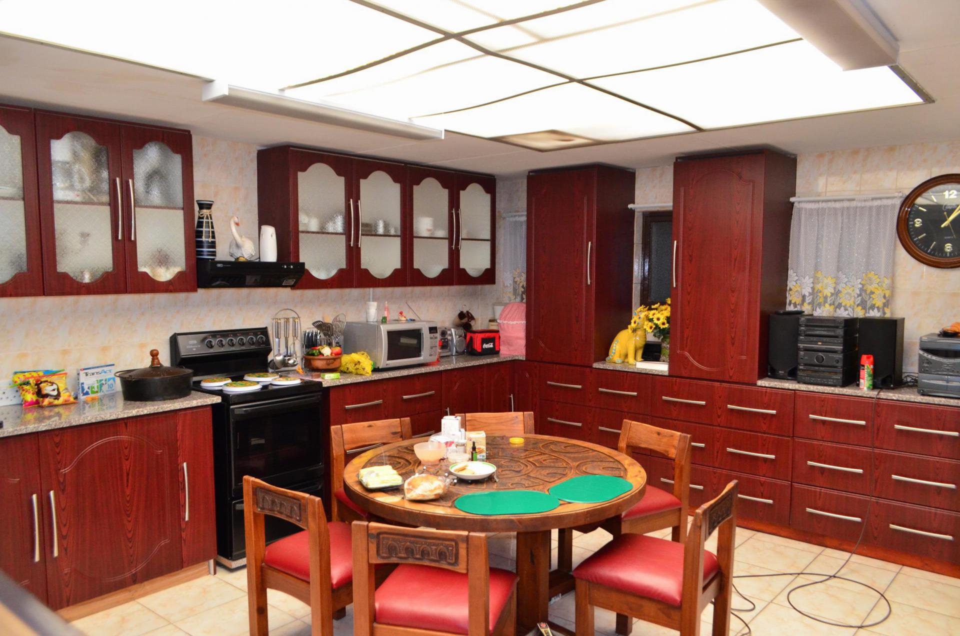 Kitchen - 38 square meters of property in Hibberdene