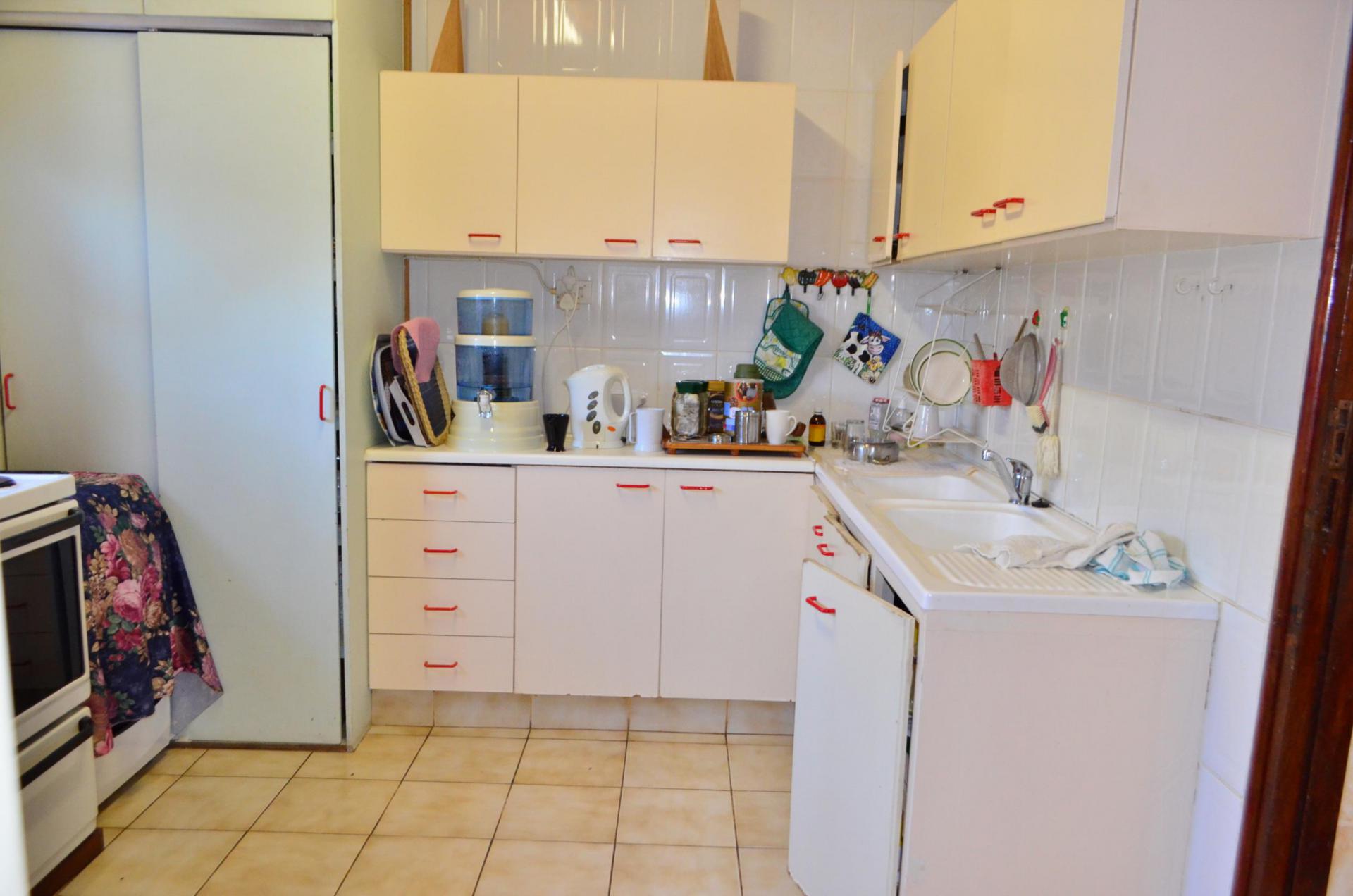 Kitchen - 38 square meters of property in Hibberdene
