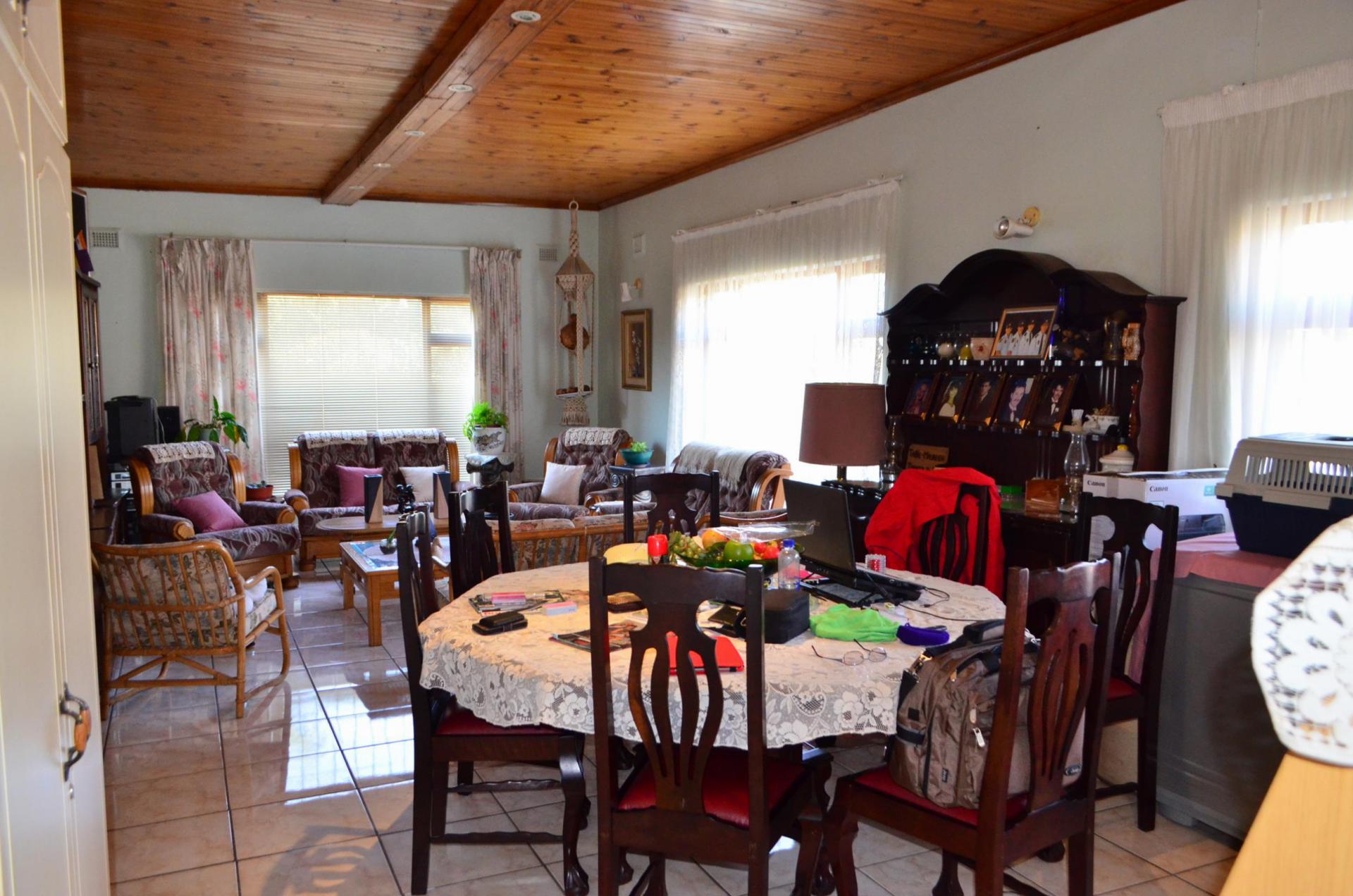 Dining Room - 13 square meters of property in Hibberdene