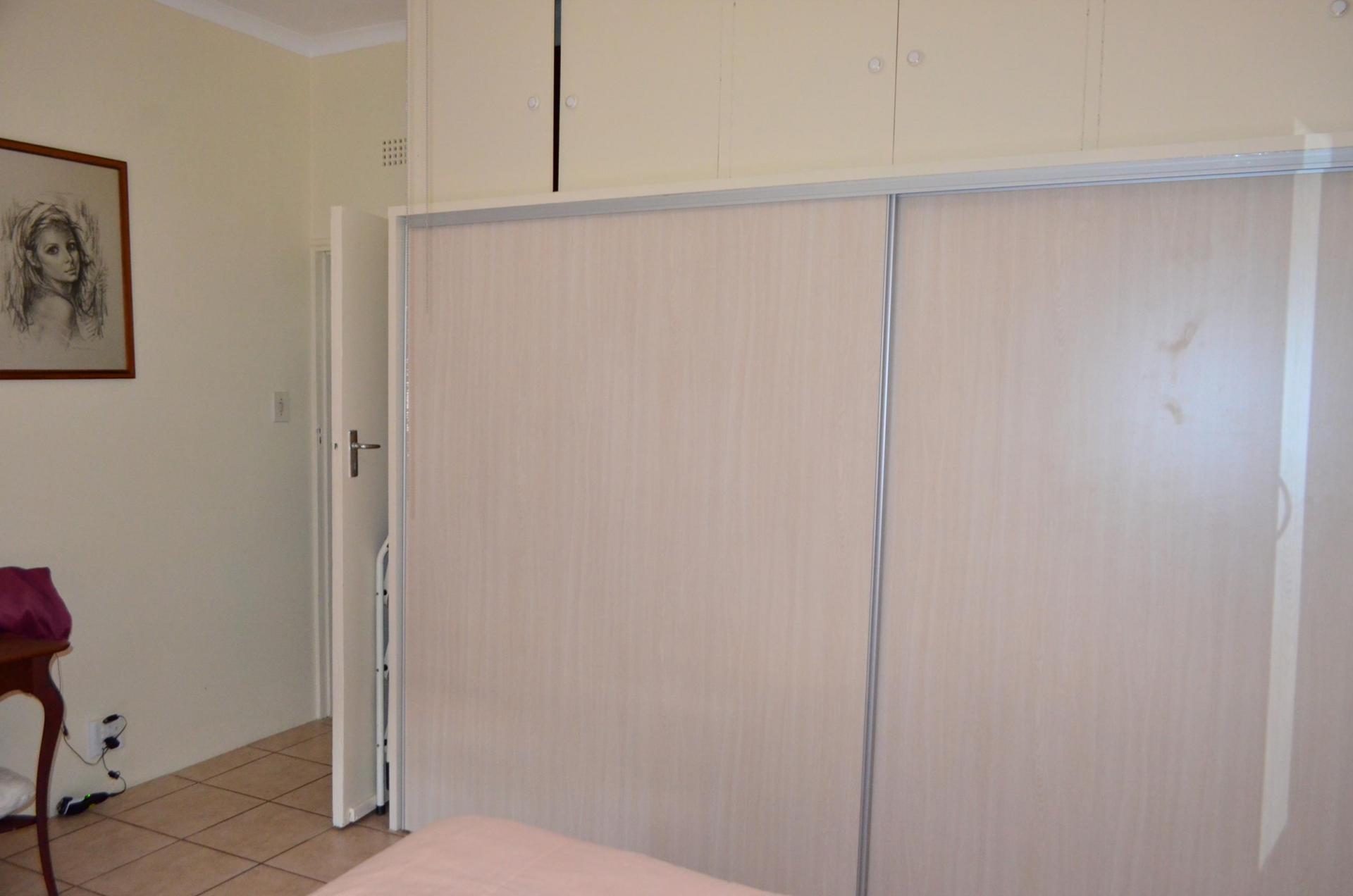 Bed Room 1 - 19 square meters of property in Hibberdene
