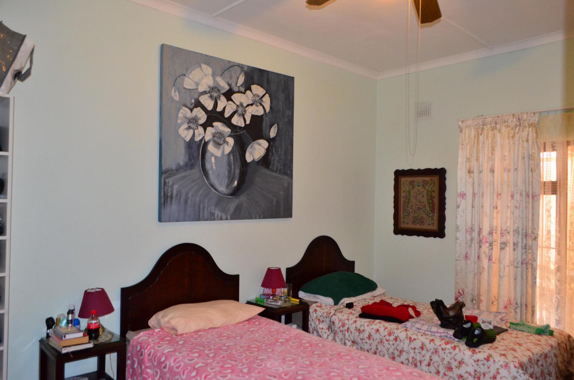 Bed Room 3 - 19 square meters of property in Hibberdene