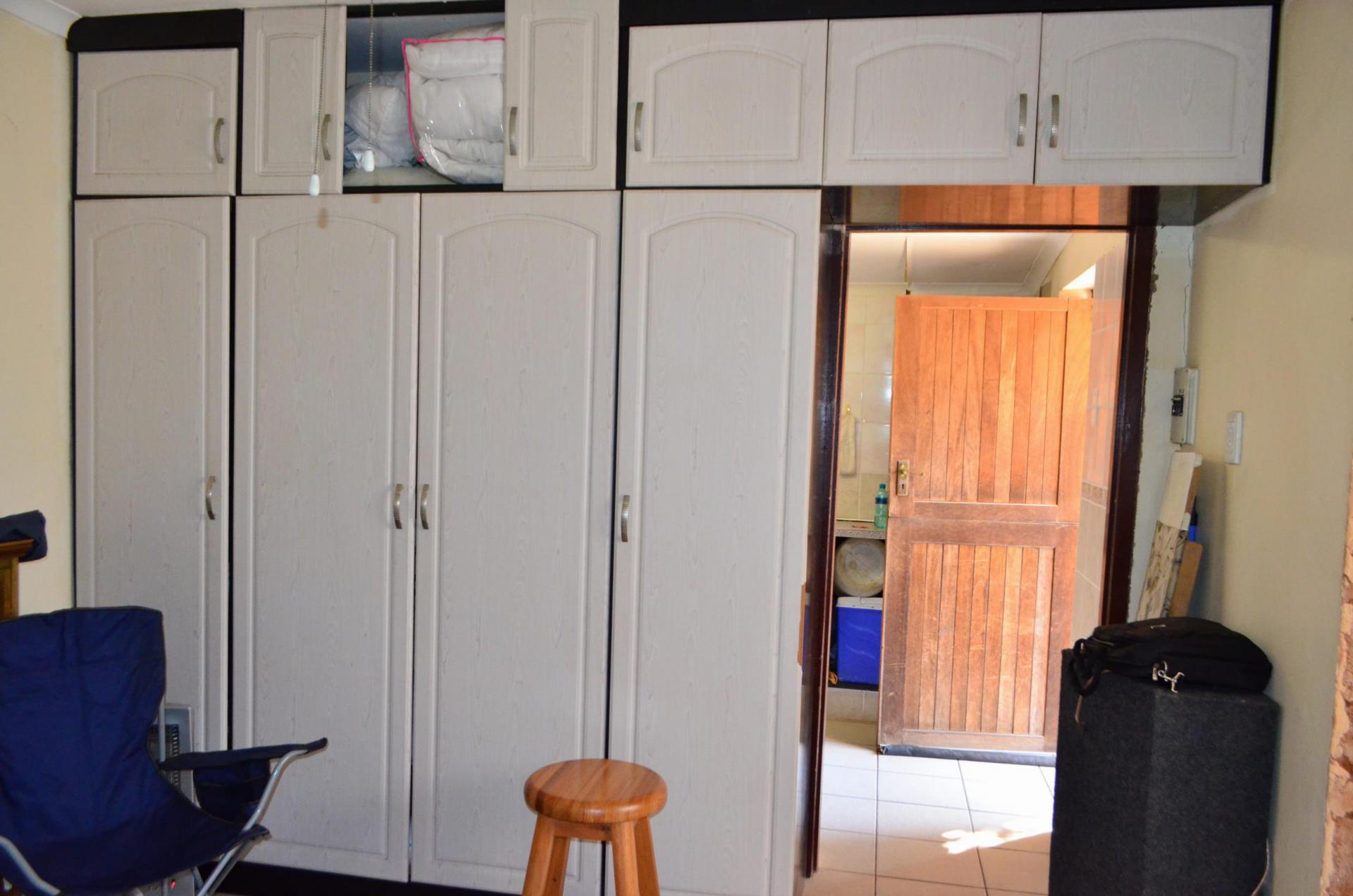 Bed Room 4 - 27 square meters of property in Hibberdene