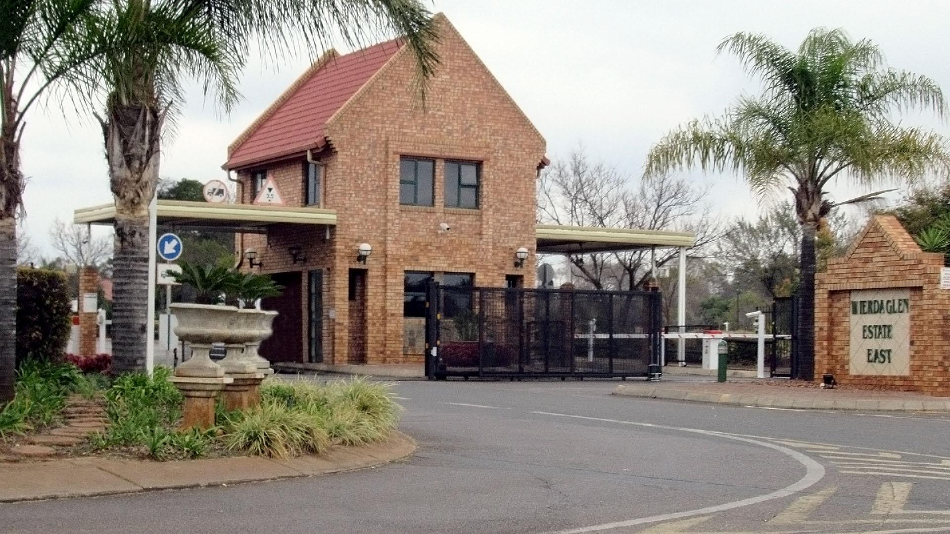 Front View of property in Rooihuiskraal North