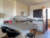 Kitchen - 14 square meters of property in Heuwelsig Estate