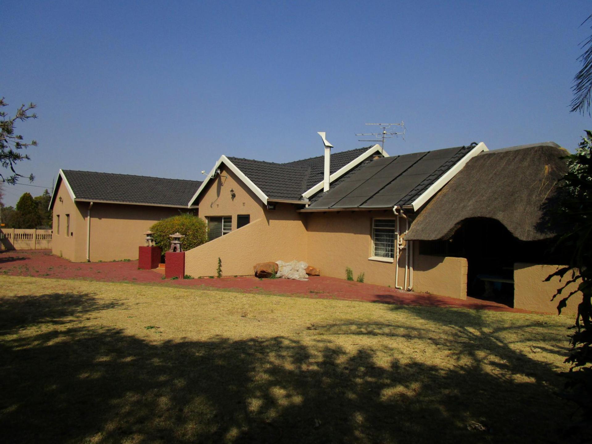 Front View of property in Witpoortjie