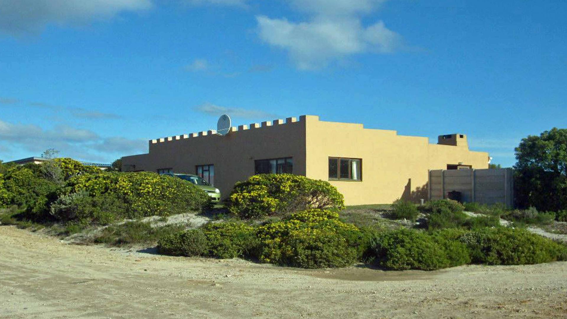 Front View of property in Pearly Beach