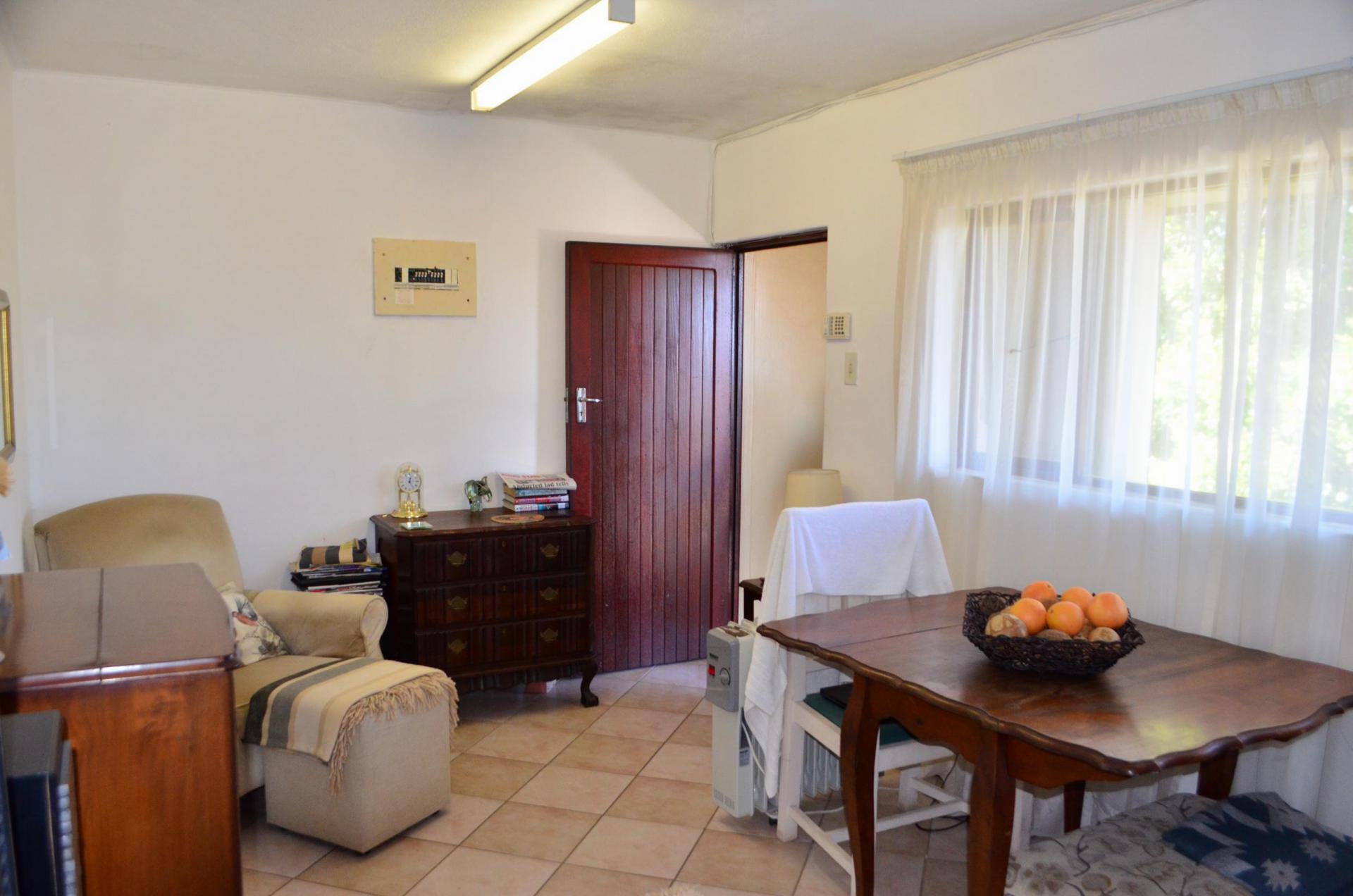 Lounges - 63 square meters of property in Scottburgh