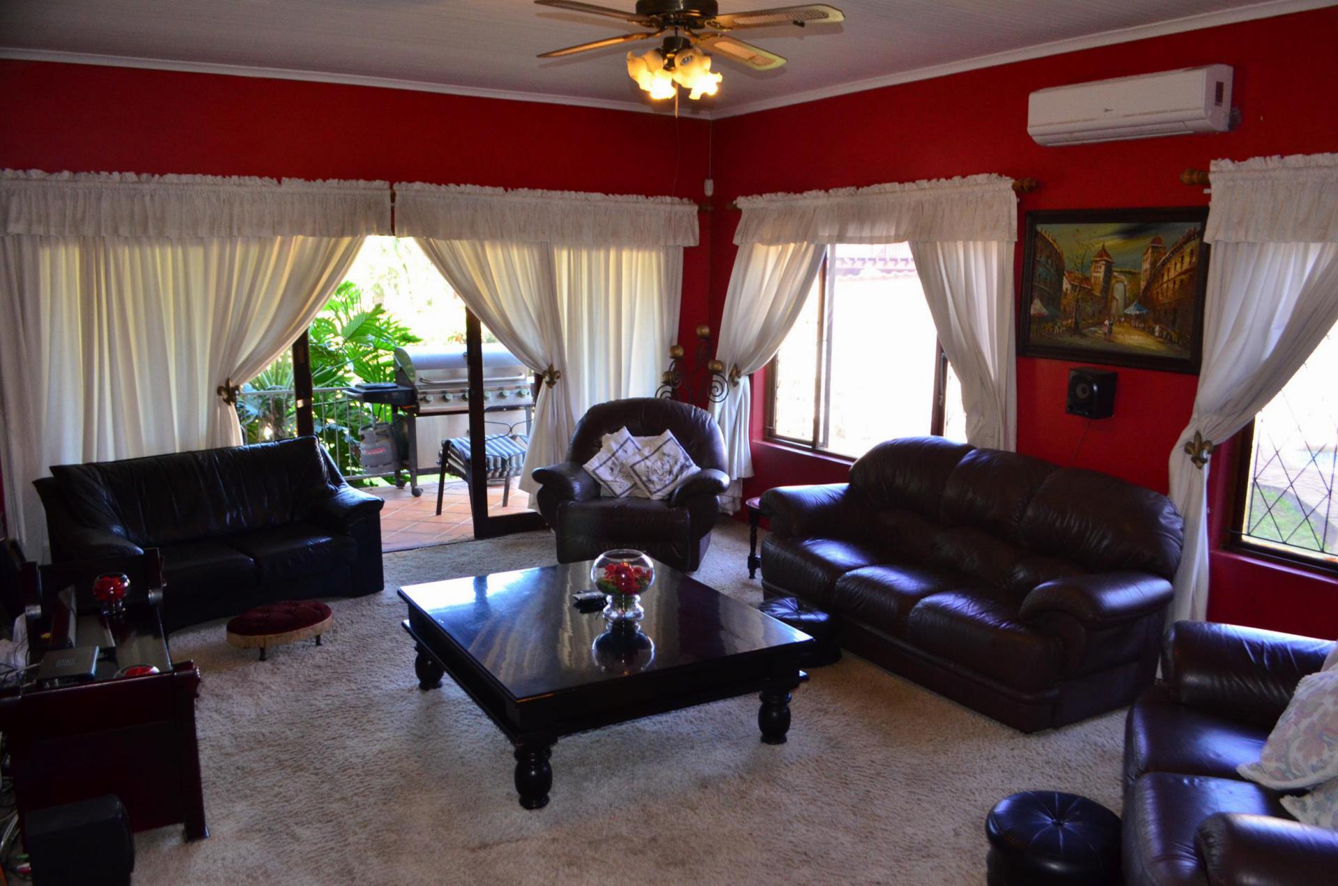 Lounges - 63 square meters of property in Scottburgh