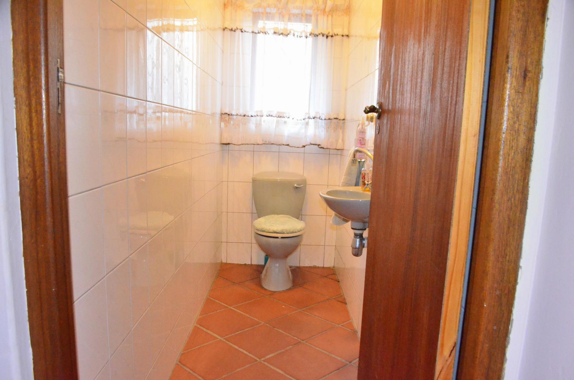 Main Bathroom - 15 square meters of property in Scottburgh